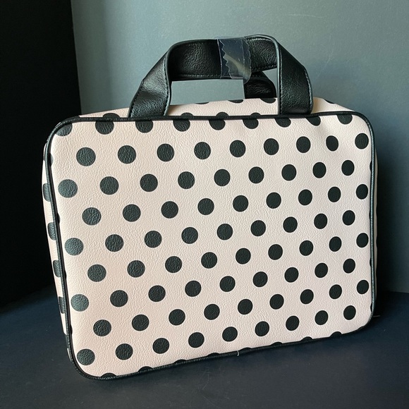 Betsey Johnson pink and black polka dot cosmetic weekender 🩷🖤 - Picture 3 of 4